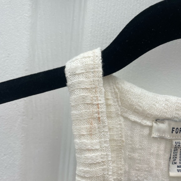 Forever 21 cream halter top - Picture 4 of 7